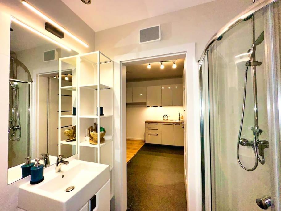 Klimatyczna Hotelowa Kawalerka Апартаменти *